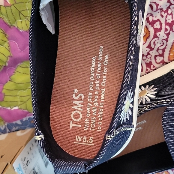 Toms denim slip on shoes,  flats, NWT - Picture 6 of 9
